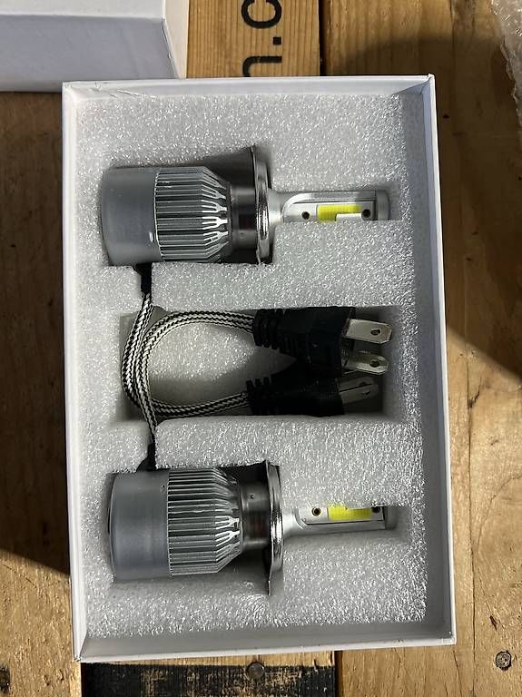 Scheinwerfer: Porsche 944 924 LED Scheinwerfer  – Neu und originalverpackt aus Sulgen von Semi3369 3