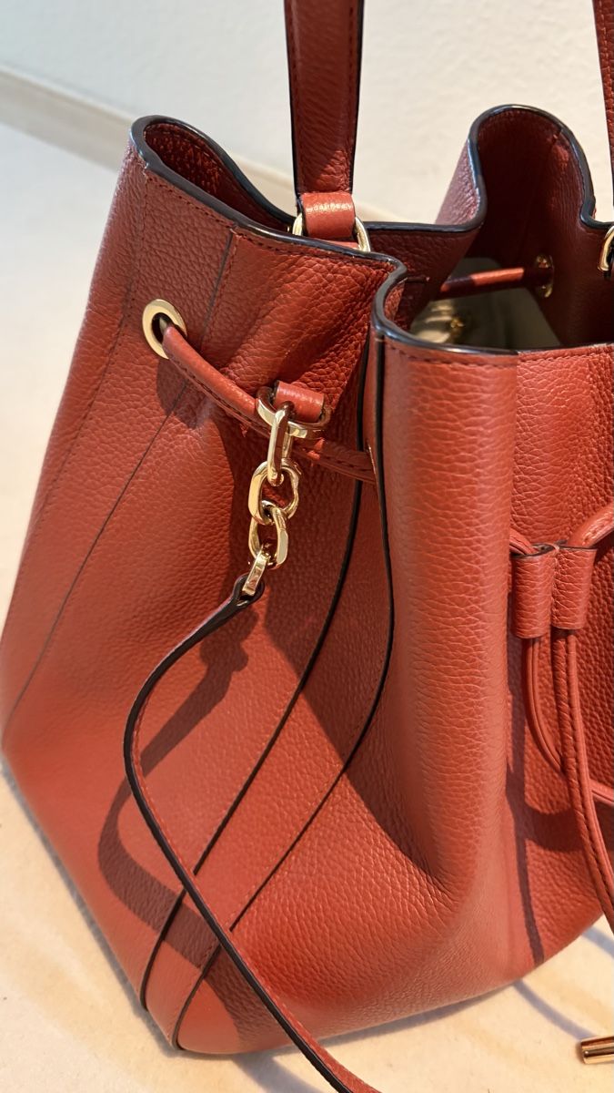 Hugo Boss Taschen für Damen: Ledertasche Hugo Boss – Gebraucht aus Muttenz von ros_myv6 2