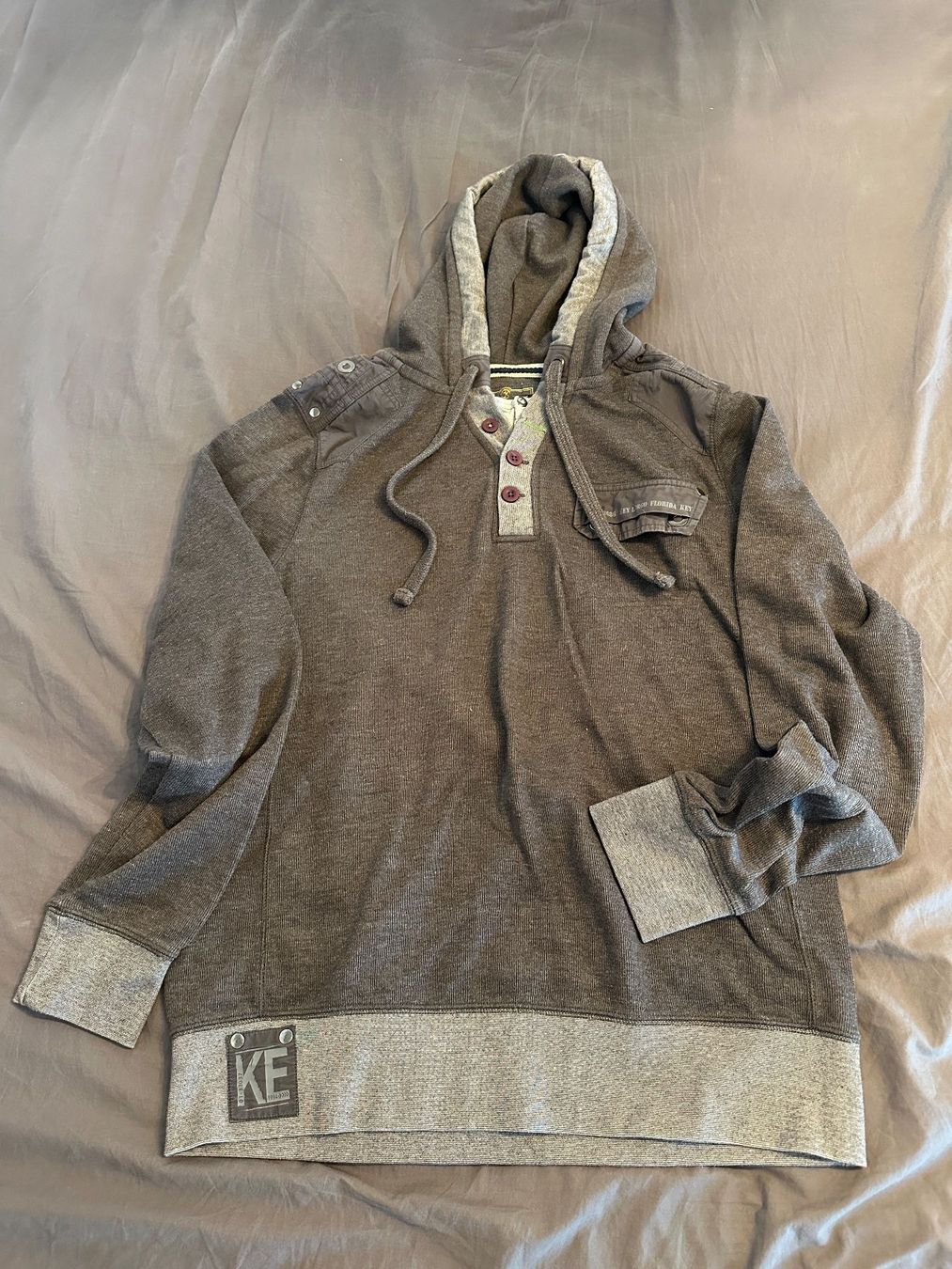 Lotti di vestiti: Kleiderpaket Hemden und Pulli - Timberland, Wrangler etc. – Usato da Schlieren venduto da muederodermatt 6