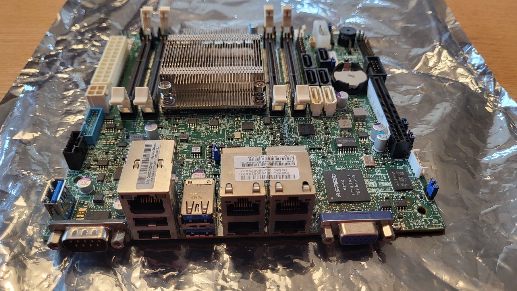 Cartes mère: Supermicro A1SRi-2758F Mini-ITX Server-Mainboard Intel Atom – D'occasion à Schwarzenburg par Geforce 2