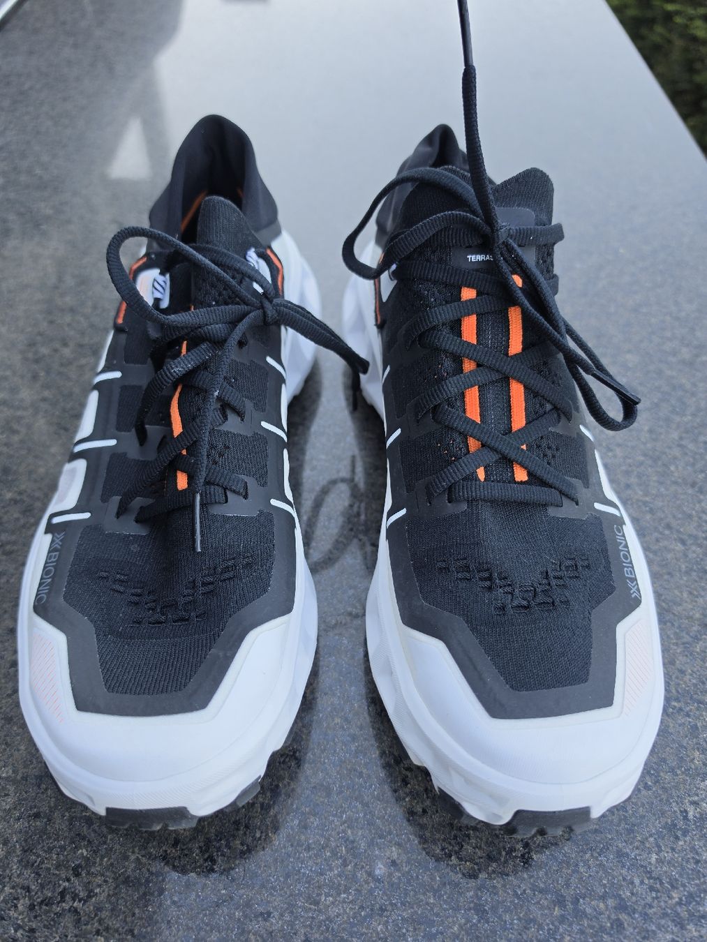 X-bionic Scarpe da uomo: X-Bionic TerraSkin X01 schwarz weiss Grösse 44.5 – Usato da Balzers venduto da Mr.Bargain 3