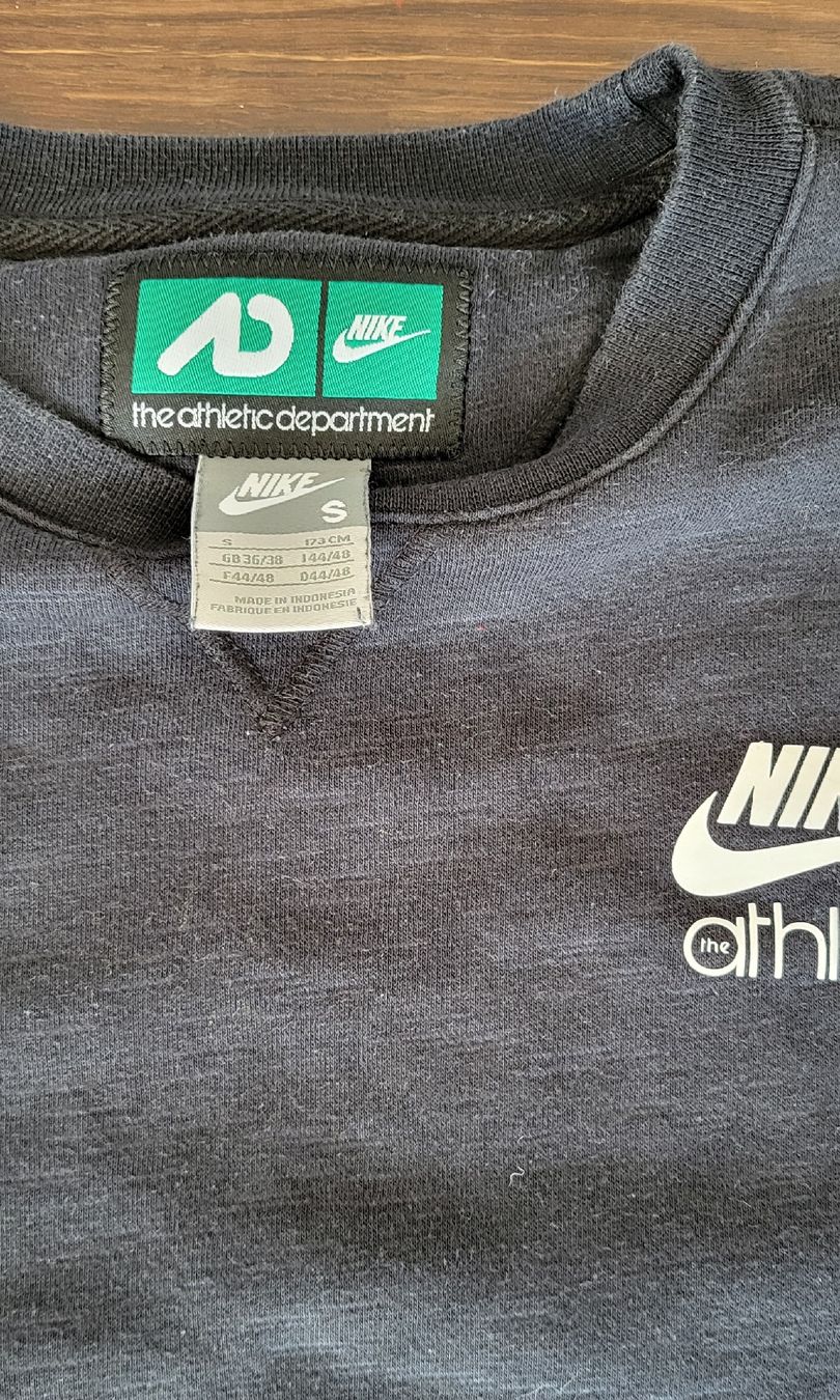 Nike Maglioni & Felpe: Nike athletic department Pullover S/M – Usato da Unterseen venduto da rej_lnk9 1