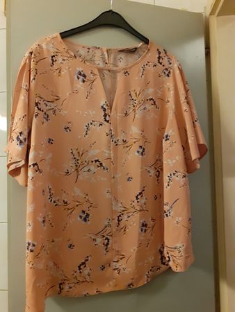Bluse sommerlich Gr. 50 mit Blumenprint, Schulterfrei