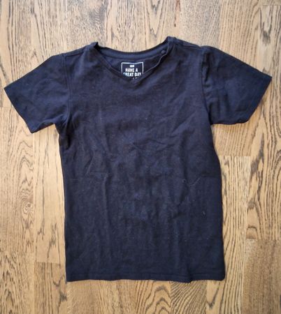 Schwarzes T-Shirt, Grösse 122-128