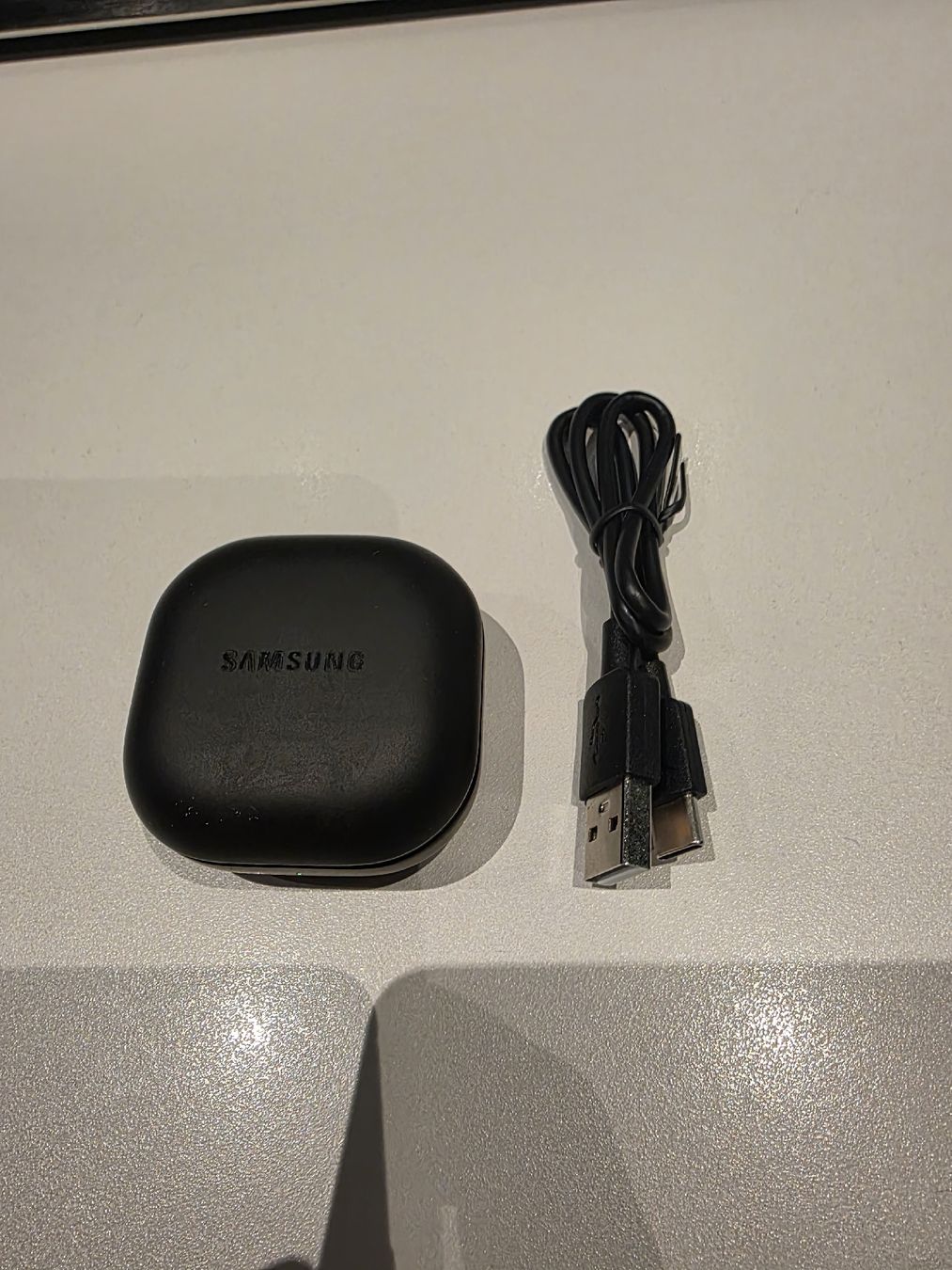 Samsung Cuffie: Samsung Galaxy Buds Pro 2 Schwarz mit Ladekabel – Usato da Emmenbrücke venduto da Minato96 1