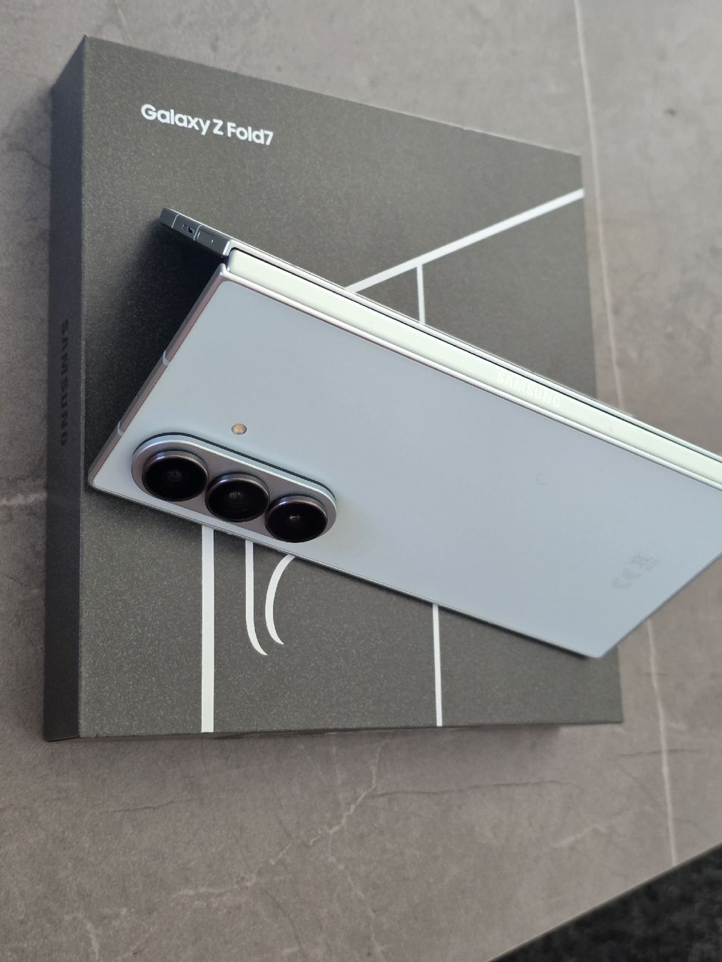 Samsung Telefoni cellulari / Smartphones: Samsung Galaxy Z7 Fold 512GB – Nuovo (secondo la descrizione) da Brugg AG venduto da MEiRATimepieces 7