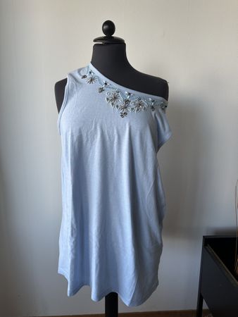 Damen Top hellblau mit Verzierungen Grösse L neu