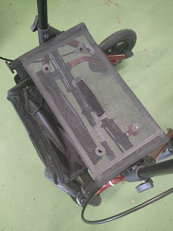 Ausili per la deambulazione: Dietz Rollator Taima XC – Usato da Pratteln venduto da Cartonsducoeur_bl 1