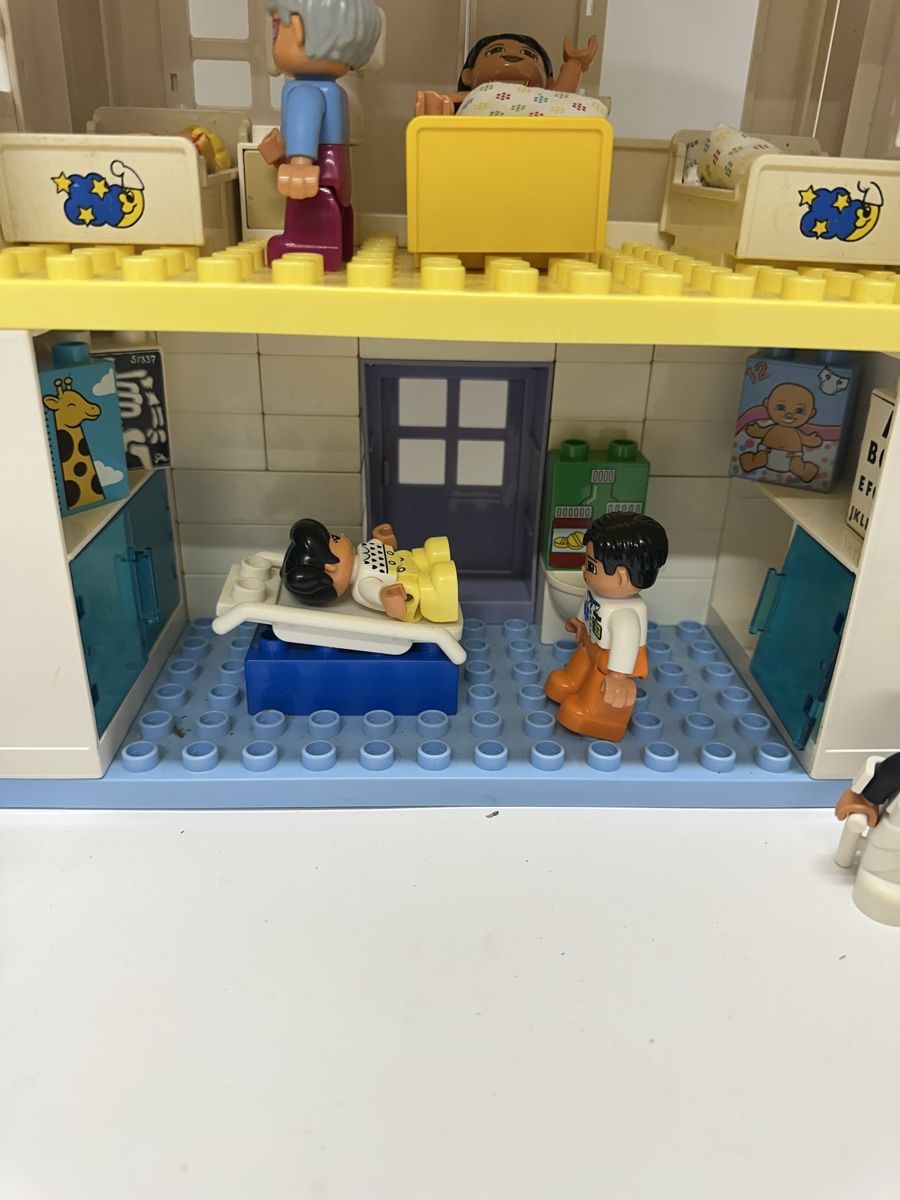 Jouets: Duplo_ Krankenhaus – D'occasion à Birmenstorf AG par MrsMela 2