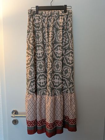 Maxi skirt patterned elastic waistband size M