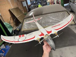 Modellflugzeug mit 2x brushless Motoren 2200KV inkl. 40A ESC