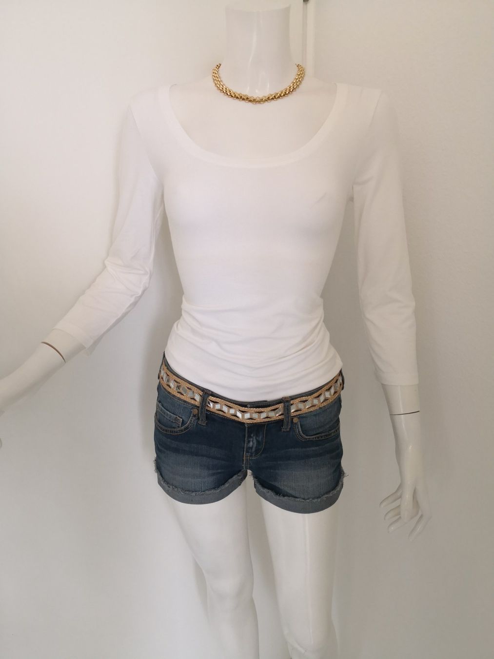 Mango T-Shirts: 🤩MANGO LANGARM T-SHIRT WEISS – Gebraucht aus Olten von Naja-Twins-Twins 1