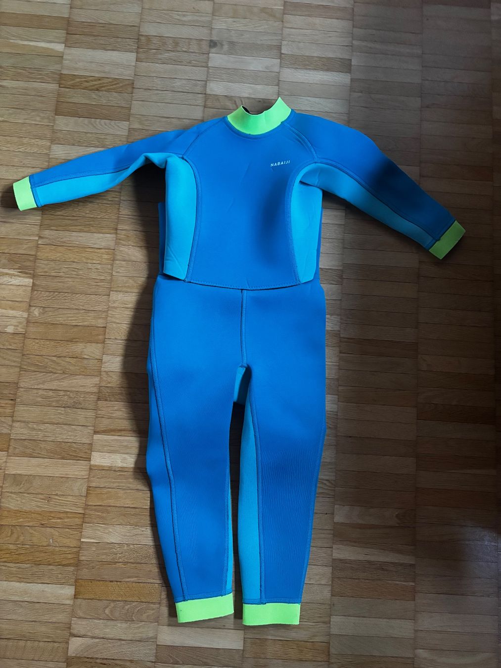 Decathlon Ensembles: Neopren Nabaji – D'occasion à Uitikon Waldegg par Lilliwiebe