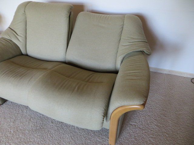 Stressless Divani: STRESSLESS 2-SITZER ELDORADO MIT PASSENDEM SALONTISCH – Usato da Erlen venduto da urwa01 4
