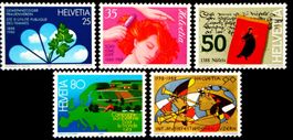 1988 : Frauenverein Satz postfrisch  #  758-762  FRANKATUR