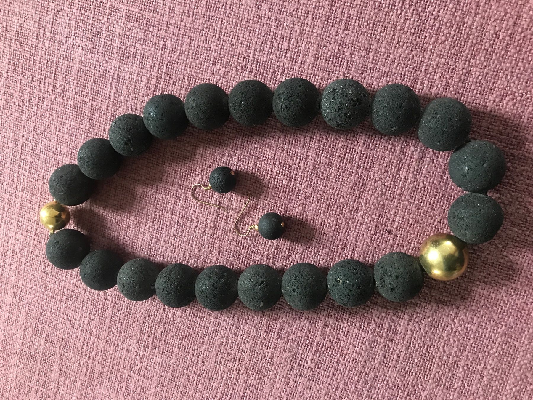 Colliers: Vulkanstein Kette mit Ohrringen, neuwertig – Neuf avec emballage d'origine à Wettingen par Andres54 2