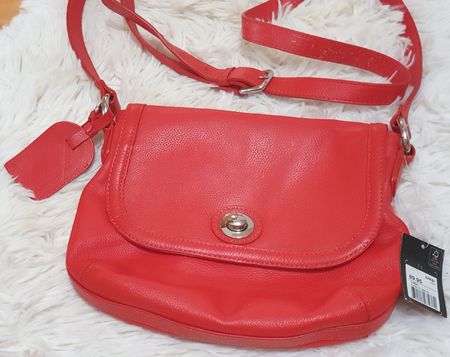 Elegante rote Ledertasche – perfekt für den Sommer!