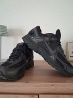 Nike Zoom Vomero 5 – Taille 44 – Noir/Gris 