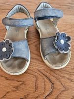 Sandalen in blau/silber, Grösse 28