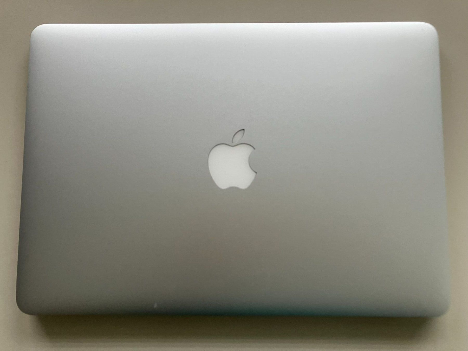 Apple Notebook: MacBook Air 13" 2017 / 8GB / 128GB SSD – Usato da Meisterschwanden venduto da Discus0 6