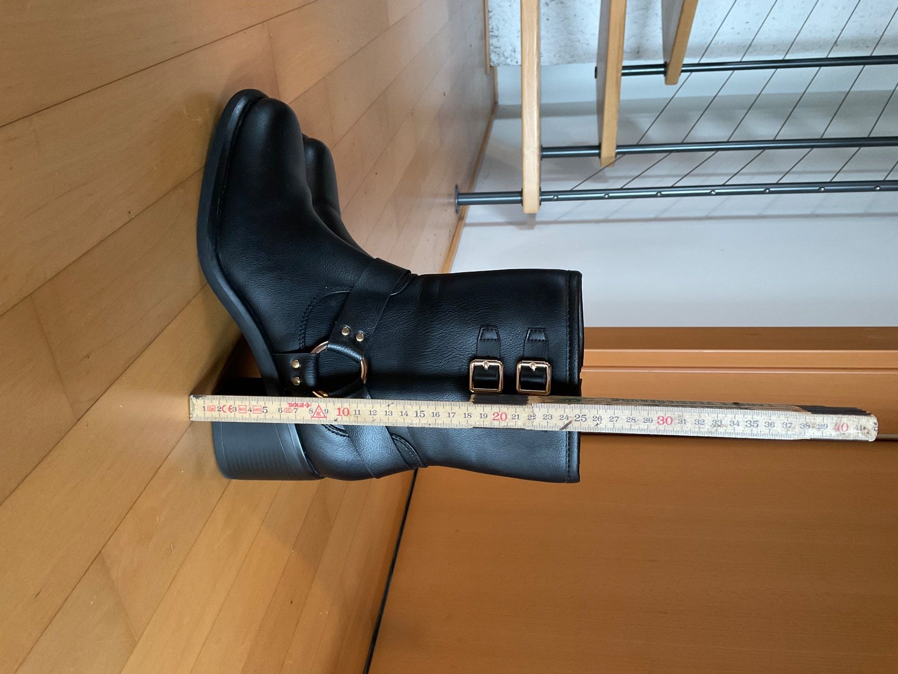 Scarpe da donna: Stiefel schwarz – Usato da Diepoldsau venduto da WinWin011 4