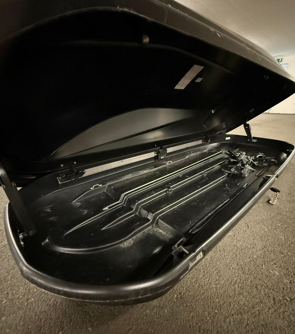 Thule Coffres de toit: Coffre de toit Thule Touring L noir occasion – D'occasion à Fribourg par odandois 3