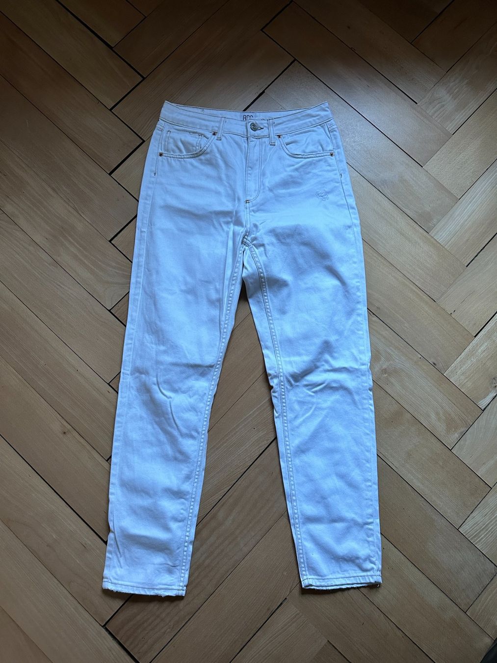Urban Outfitters Jeans: BDG - Mom Jeans weiss W29 L32 – Gebraucht aus Zürich von Diazaio