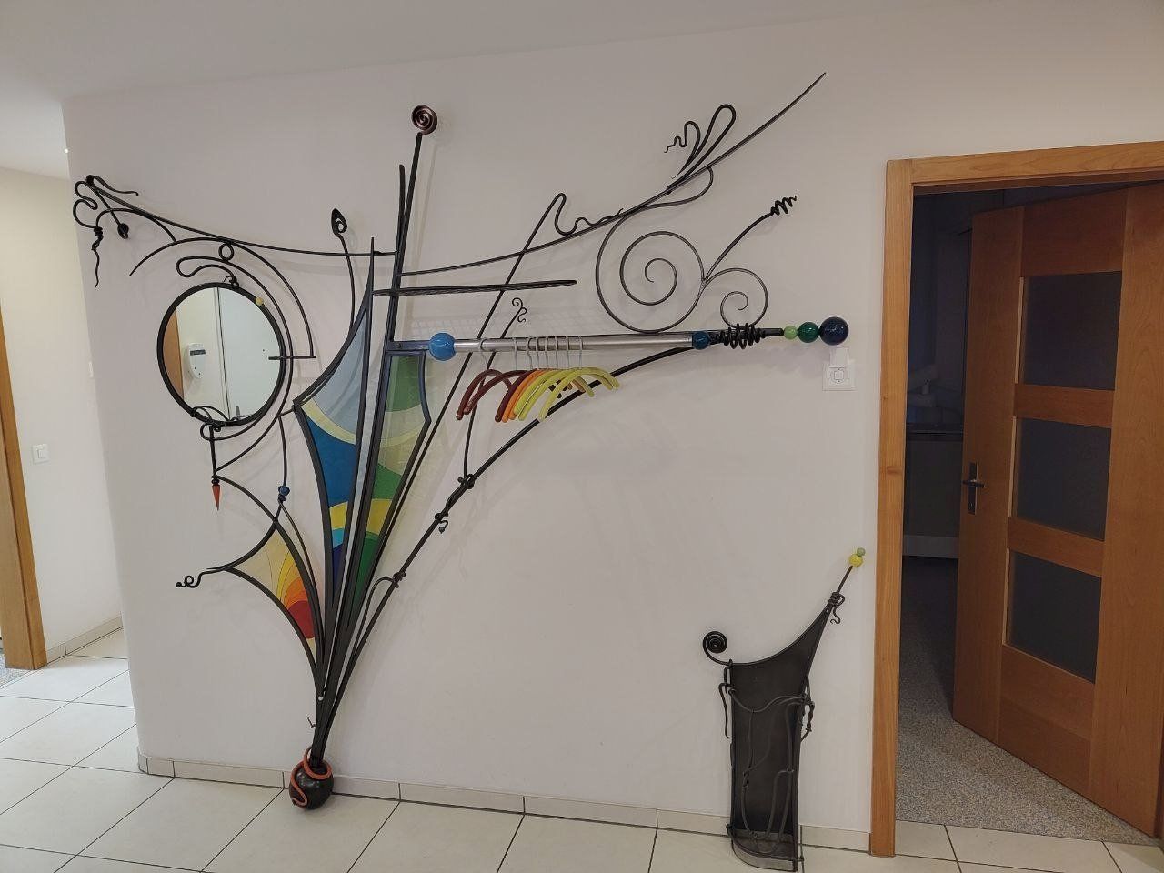 Guardaroba: Garderobe und Kunsthandwerk in Einem – Usato da Blauen venduto da mat_5rfn 1