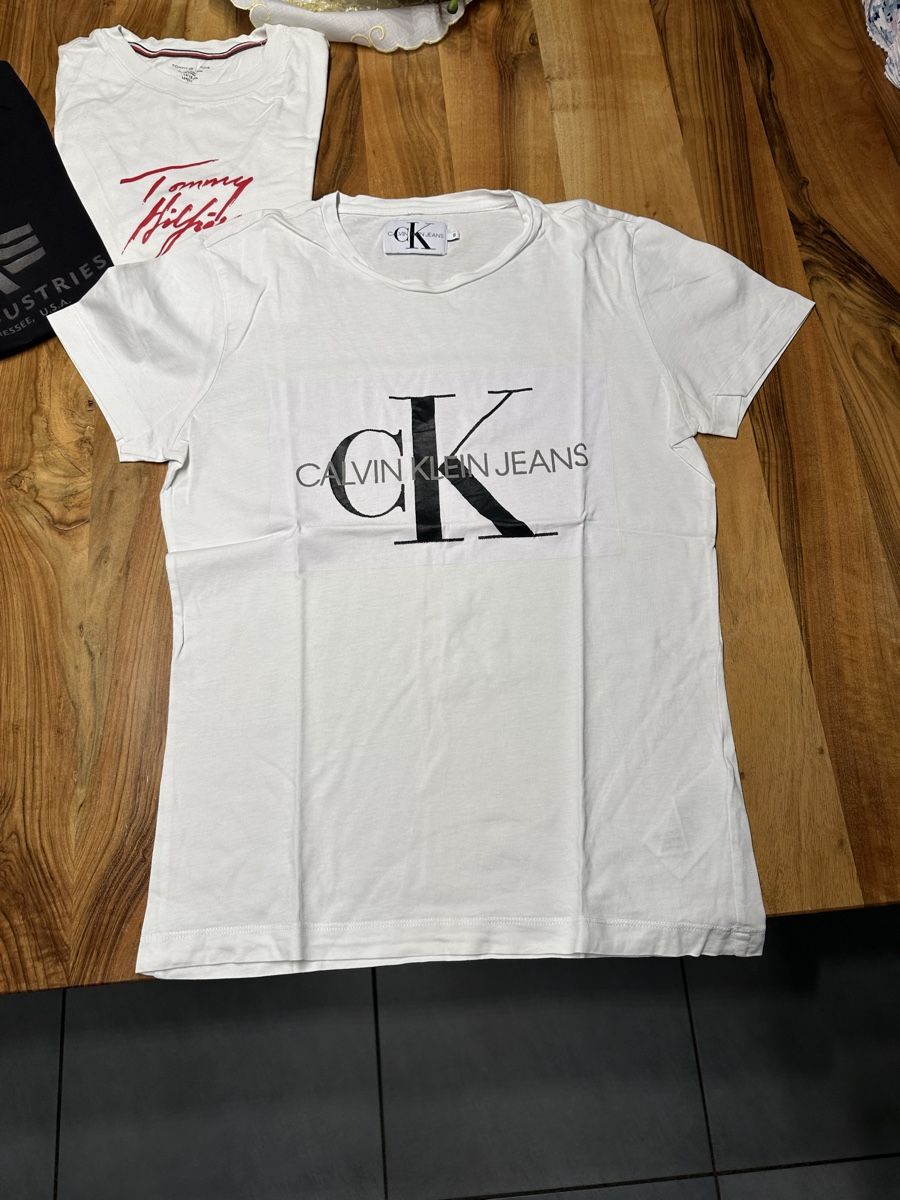 T-shirt: T-Shirts Calvin Klein-Tommy Hilfiger  – Usato da Glattbrugg venduto da Samuelcolella 2