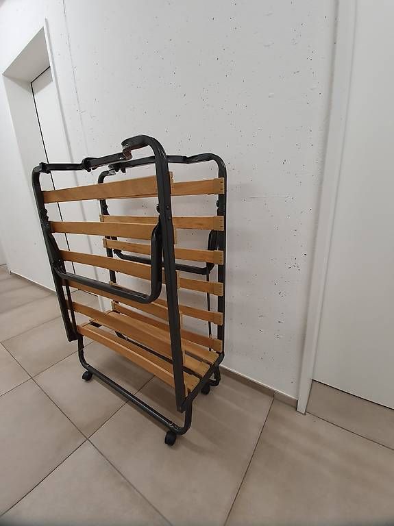 Letti: Gästebett auf Rollen – Usato da Gettnau venduto da Kohchang