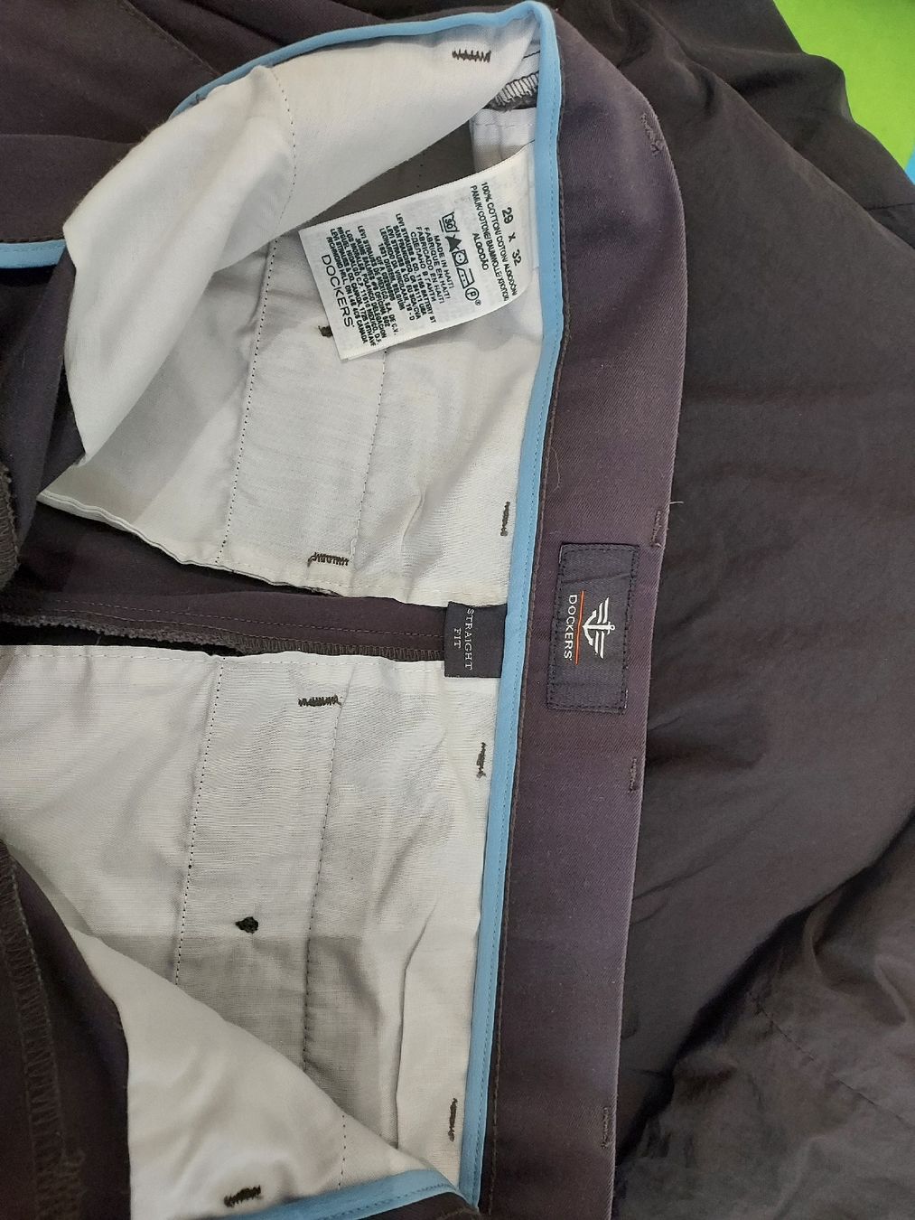 Pantaloni: Pantalon Dockers, taille 28/30. – Usato da Lausanne venduto da Kitty_Friperie 3