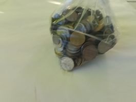 2 Kilo Münzen sehr wahrscheinlich aus aller Welt oder Europa