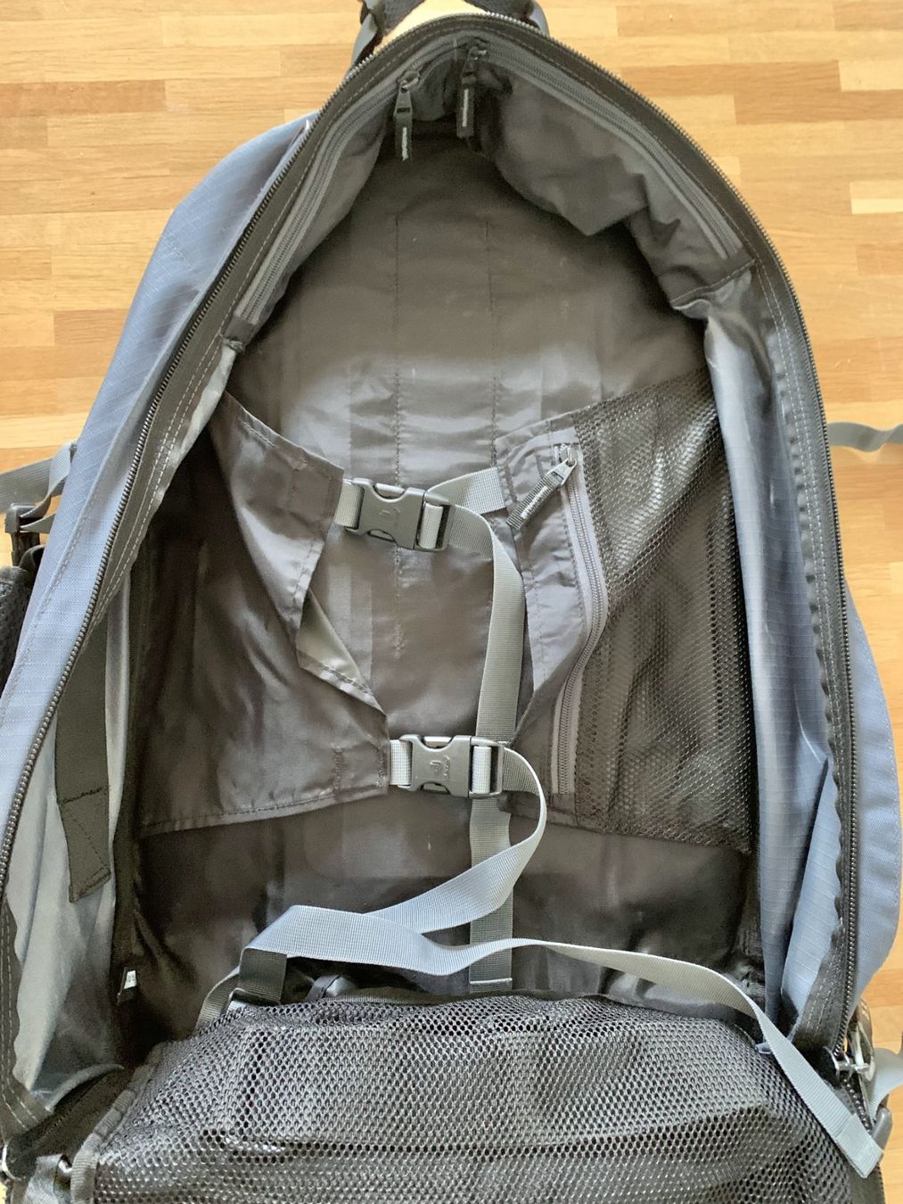 Deuter Zaini: Deuter  globus/traveller 70+10 backpack – Usato da Zürich venduto da dee_75my 5