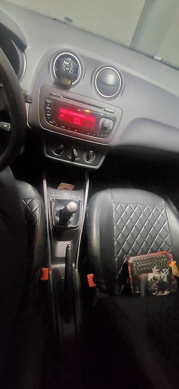 Autos: Seat Ibiza 1.4 – Gebraucht aus Morges von NanyR 2