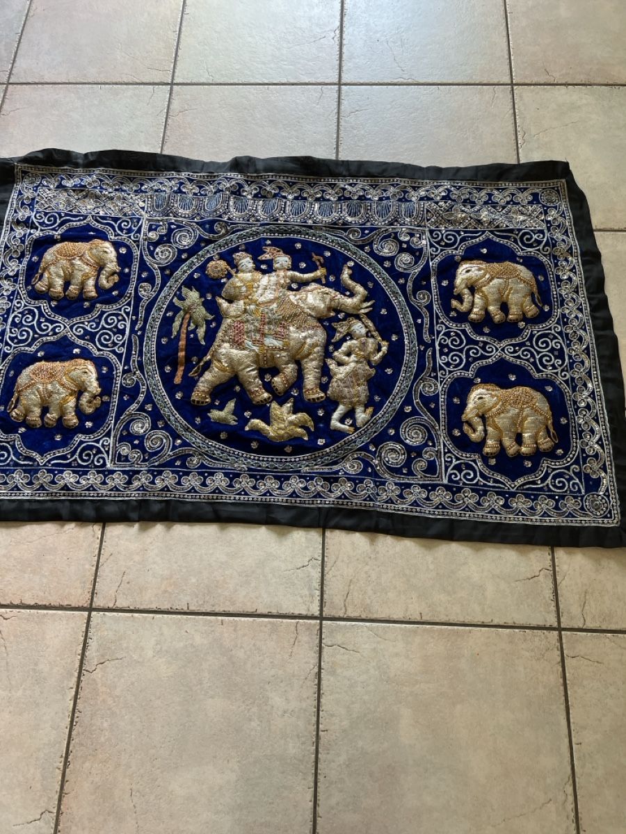 Stoffe: Wandteppich orientalisch blau mit Elefanten – Gebraucht aus Oberkirch LU von hoch3