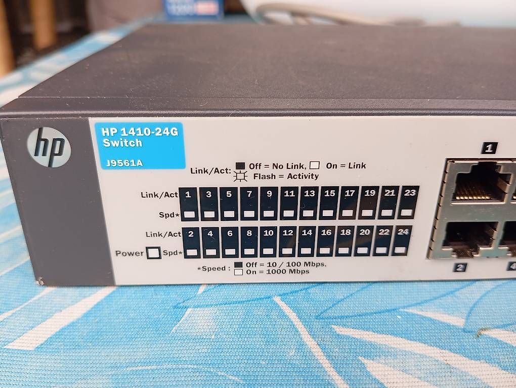 Hub & Switch: Switch HP 24 porte  – Usato da Pambio-Noranco venduto da sam_5ggb 1