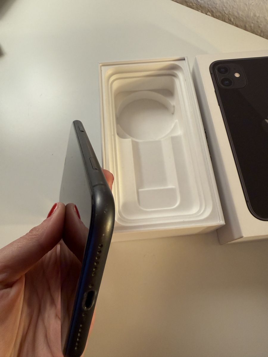 Apple Handys / Smartphones: I Phone 11. 128GB gebraucht. – Gebraucht aus Allschwil von thankslove 7