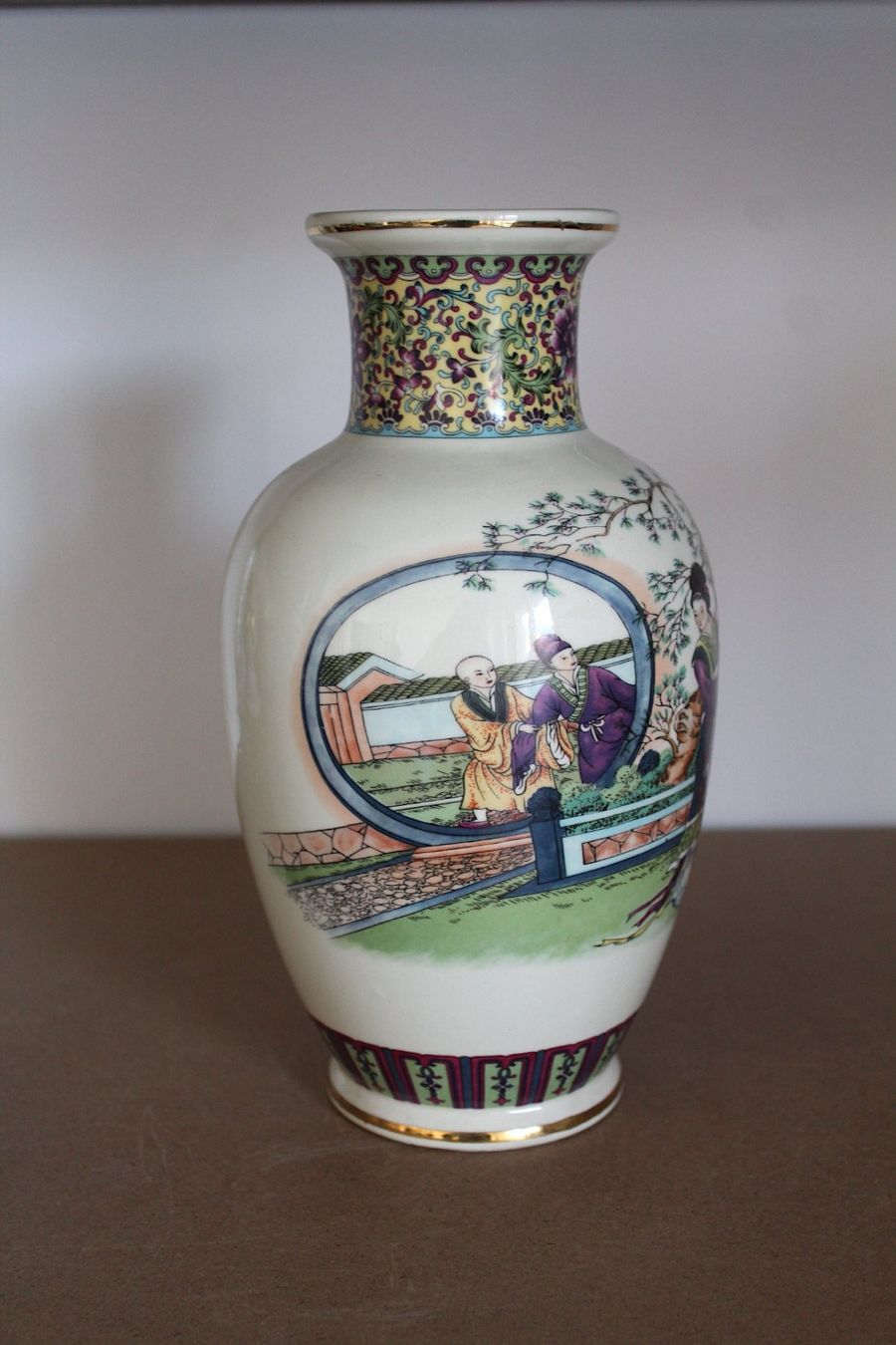 Vasi & Recipienti: Vase mit Chinesischem Design, – Usato da Locarno venduto da fripui 1