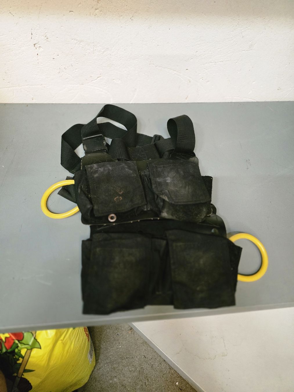Bombole da sub: Unterwassergewichte Weste.  – Usato da Locarno venduto da palegiorgio 1