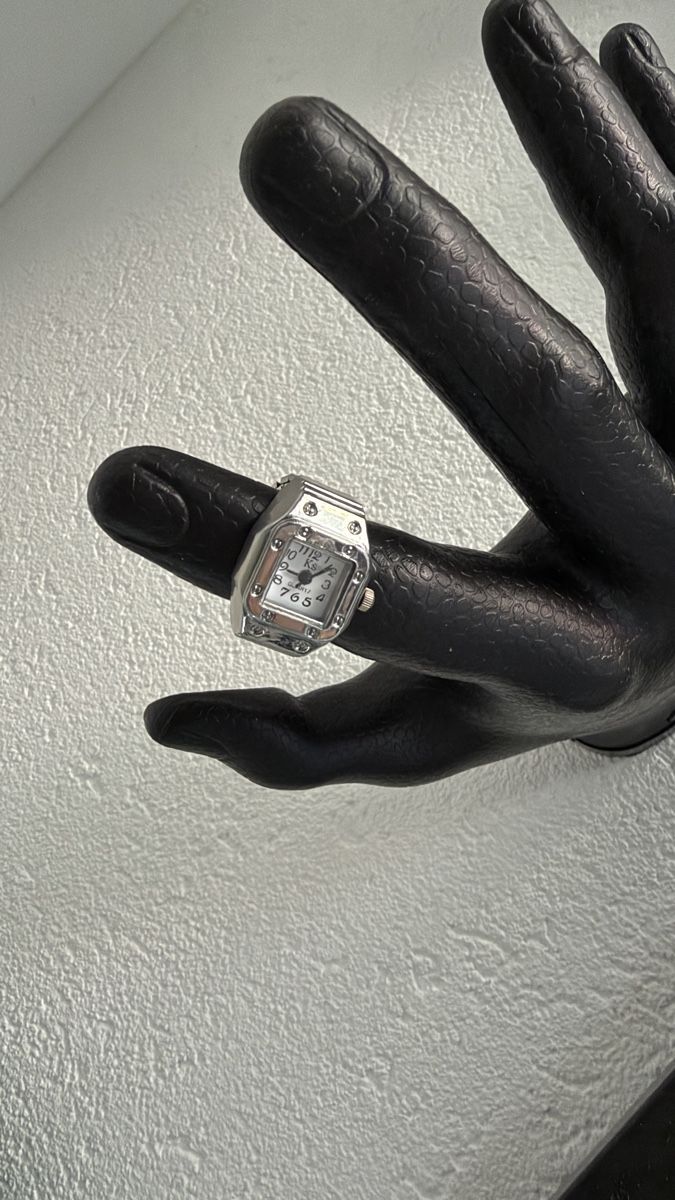 Anelli: Bague montre à quartz taille ajustable – Nuovo (secondo la descrizione) da Vevey venduto da diogodasilva_