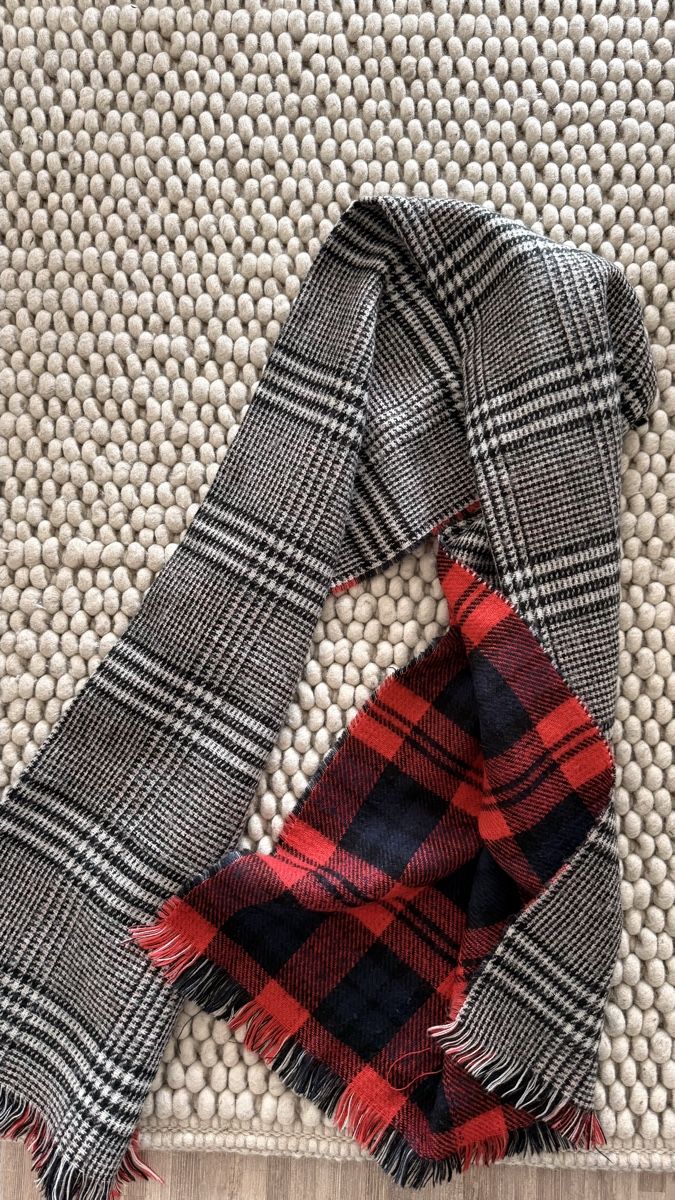 Foulard & Sciarpe: Schal wendbar – Usato da Schaffhausen venduto da melanieisa