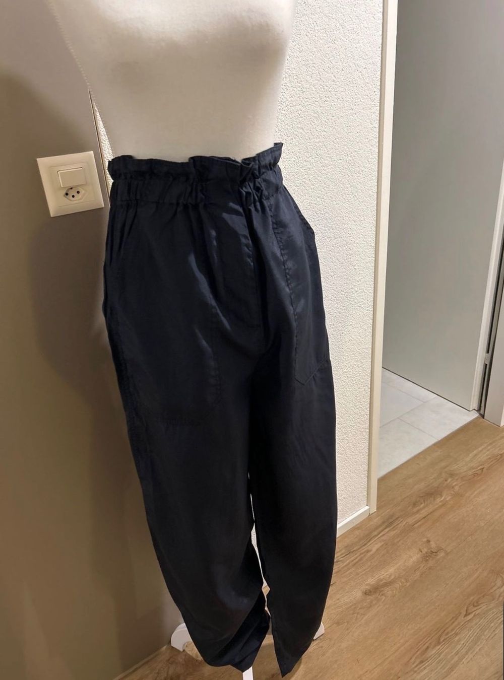 Zara Pantalons: Zara Pants - Gr. XS – D'occasion à Wetzikon ZH par dor_rmq2