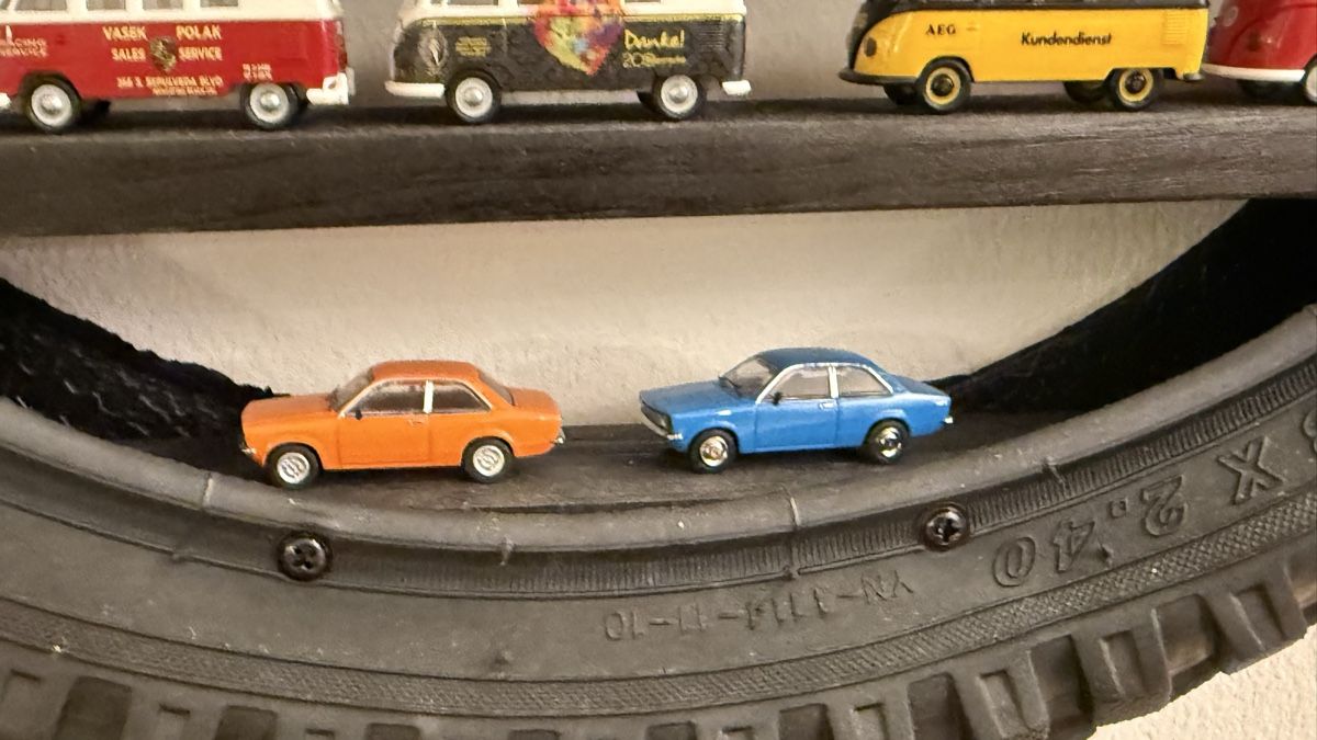 Modellautos: Modellautos und Figuren 1:87 – Gebraucht aus Basel von Zomeg 6