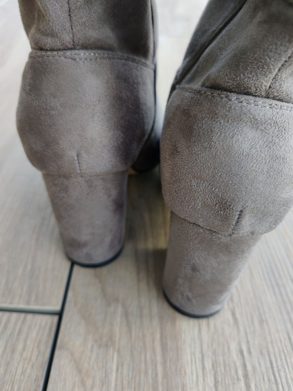 Zalando Scarpe da donna: Neuwertige Stiefel, weiter Schaft – Nuovo (secondo la descrizione) da Egnach venduto da bgdo26 4