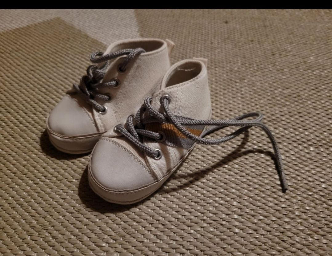 Scarpe per ragazzi: Schuhe gr. 19 – Usato da Inwil venduto da Flower2325