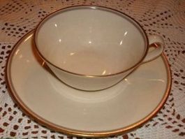 ❗Jetzt = 8.- Fr. !!❗ Langenth. Porz schöne Tasse+Teller 1944