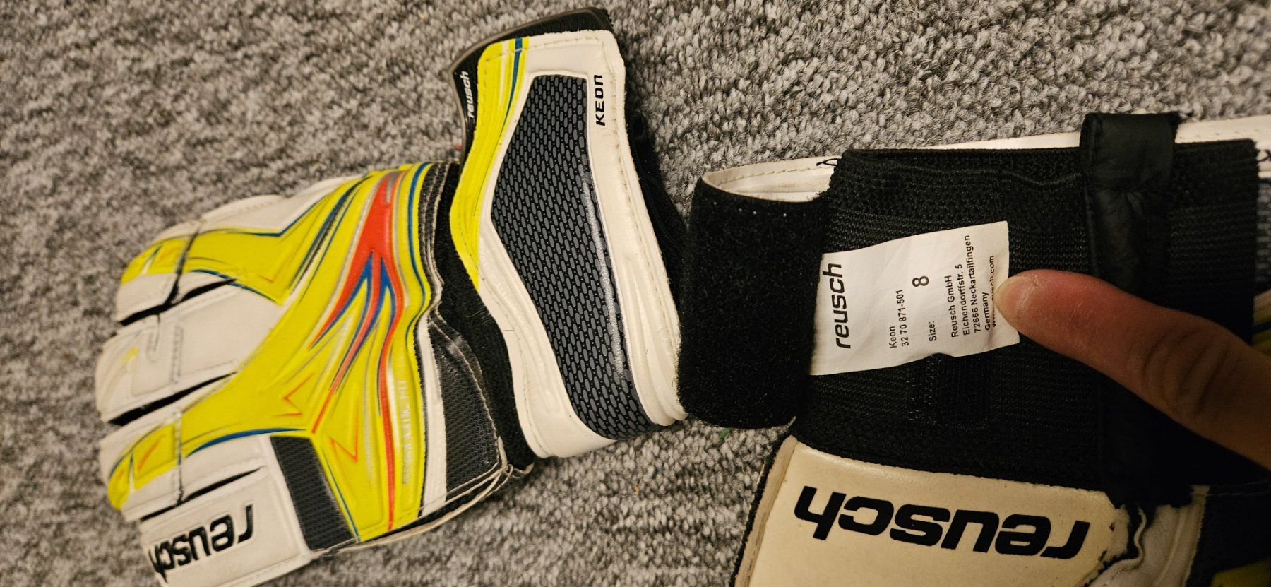 Reusch Autres accessoires hommes: Reusch Torwarthandschuhe Grösse 8 – D'occasion à Volketswil par James2012 2