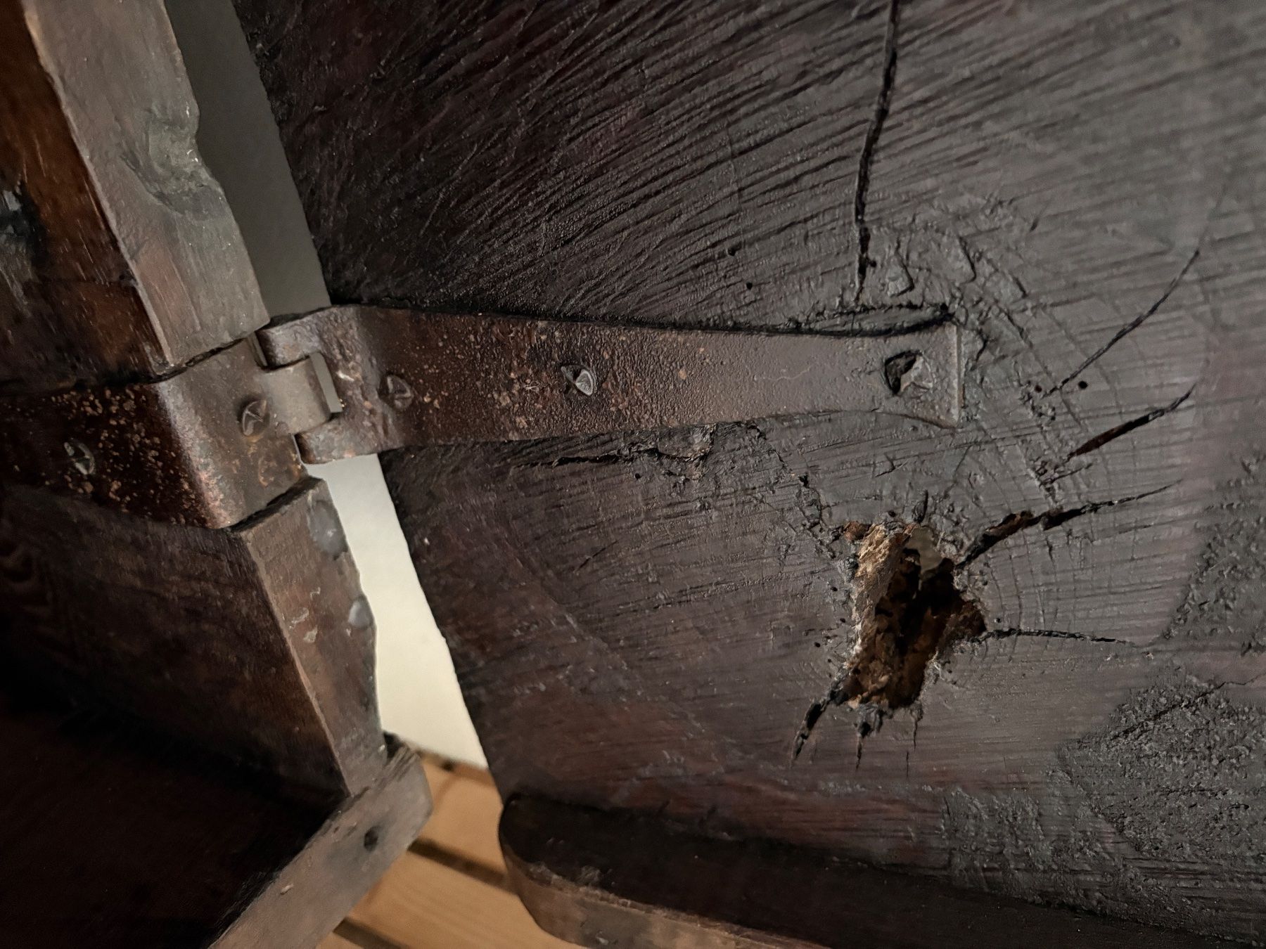 Cassapanche: Antike Holztruhe inkl. Schlüssel – Usato da Sarnen venduto da m_comeaux 4