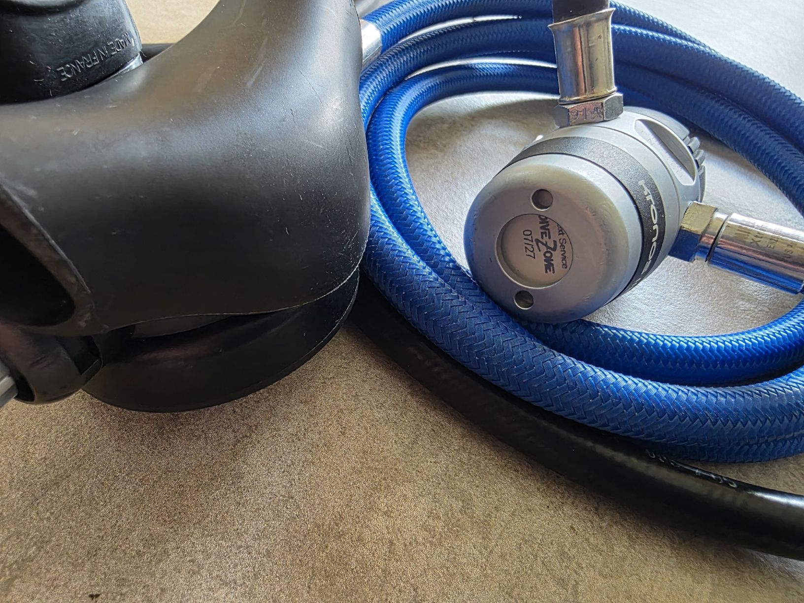 Apeks Respiratori & Giubbotti: Aqualung Legend Atemregler DIR config, revidiert  – Usato da Remetschwil venduto da Schnickian 2
