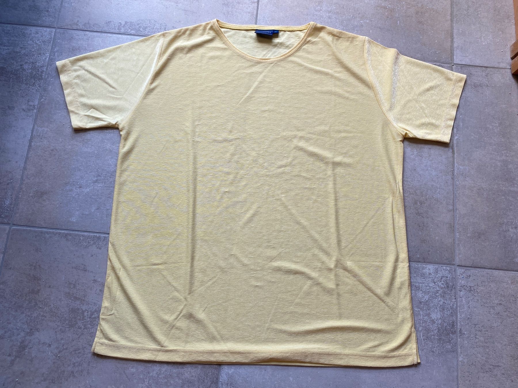 T-shirt: T-Shirt – Nuovo (secondo la descrizione) da Bülach venduto da Jackybabue 1
